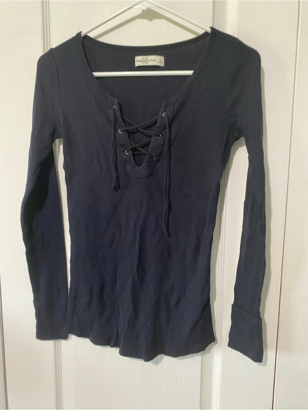 Lace-Up Scoop Neck Long-Sleeve Women's Top - Navy